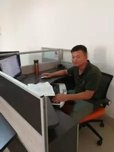 共克時(shí)艱 學(xué)院開(kāi)通投融資及法律咨詢服務(wù)，為師生發(fā)展保駕護(hù)航
